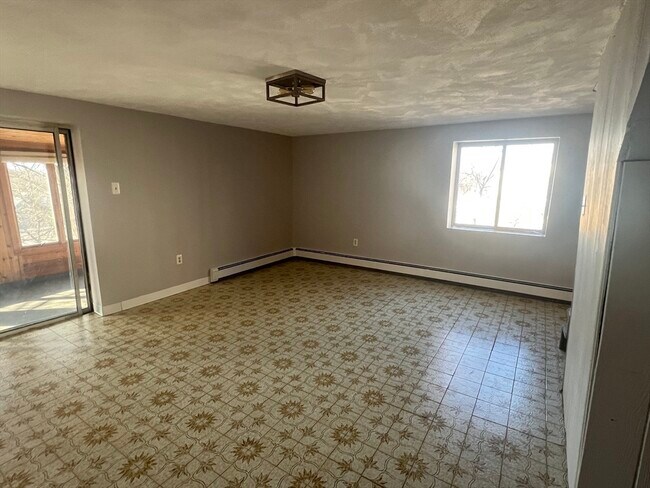 Building Photo - 236 Palfrey St