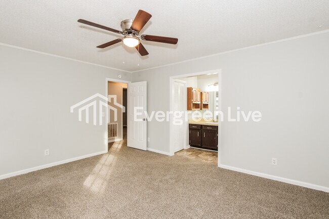 Building Photo - 213 Andover Cir