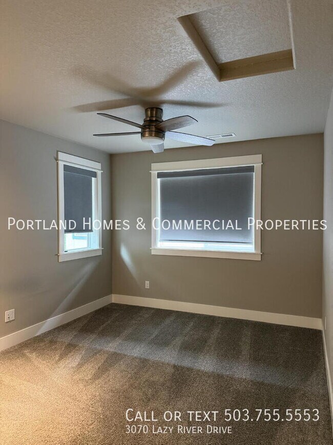 Building Photo - 3070 Lazy River Dr