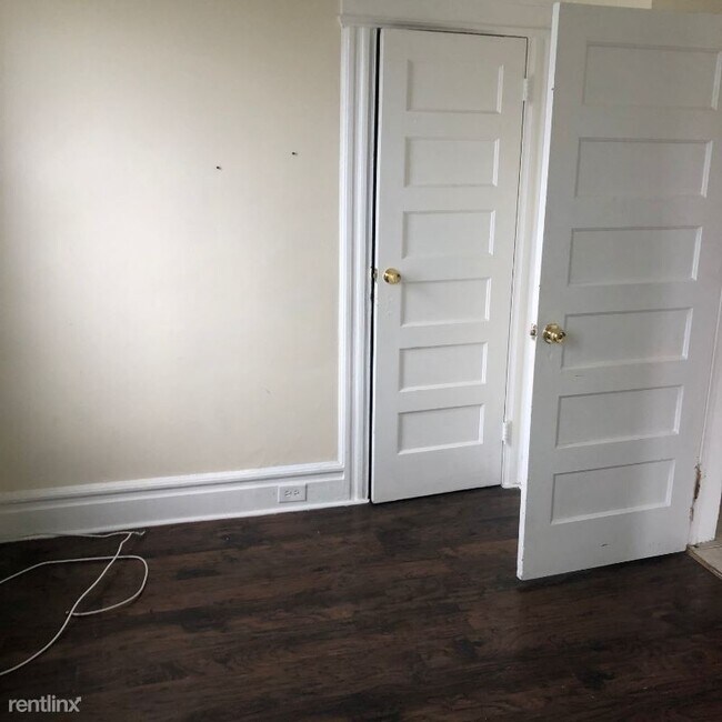 Building Photo - 3 br, 1 bath Apartment - 109 Chelsea Avenue
