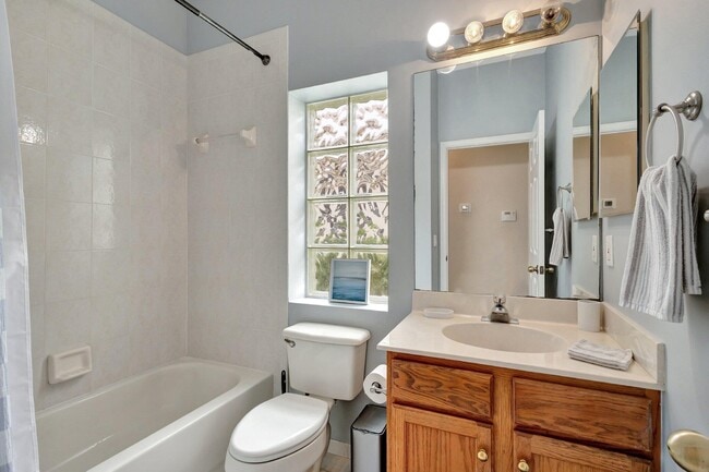 Building Photo - 4095 Sea Mist Way