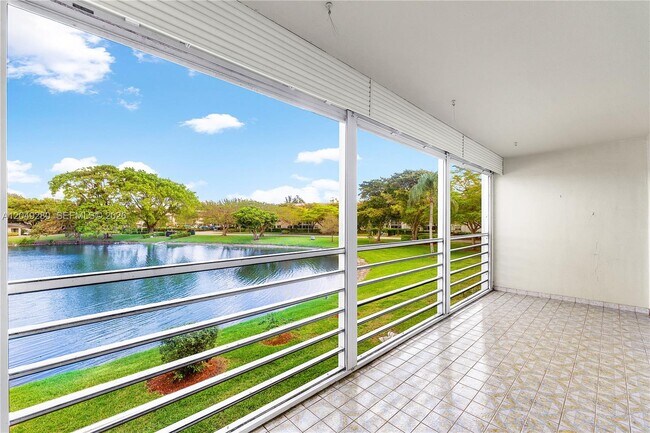 Building Photo - 4301 Martinique Cir
