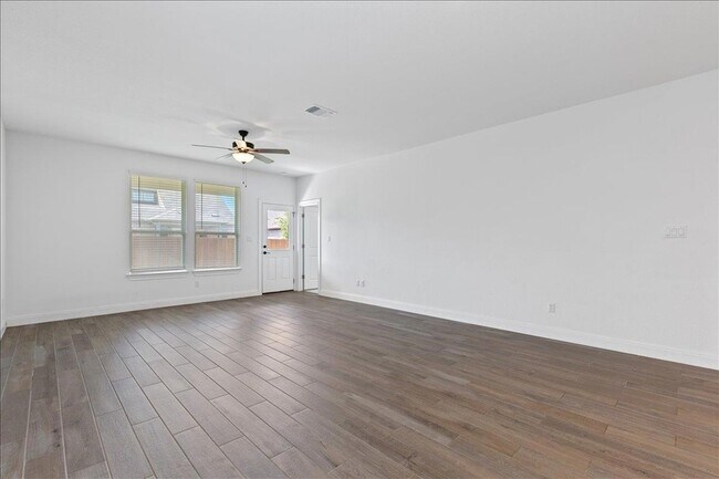 Building Photo - 11905 Paseo de los Lagos Ln