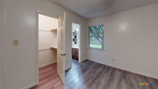 Building Photo - 1804 Clarawood Dr