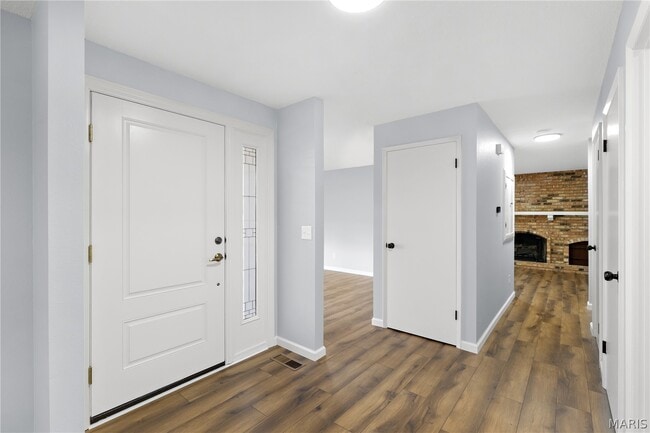 Building Photo - 606 Rue Montand Dr