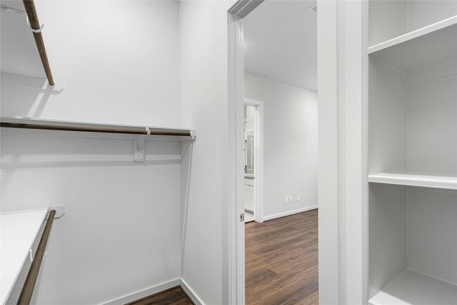 Building Photo - 602 Thornton Oaks Ln