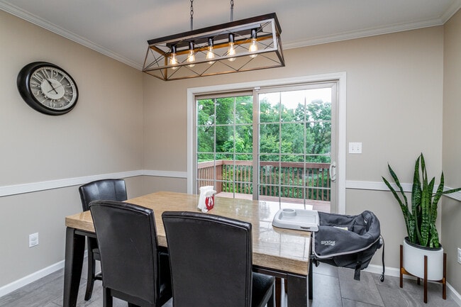 Building Photo - 613 Adens Woods Ct