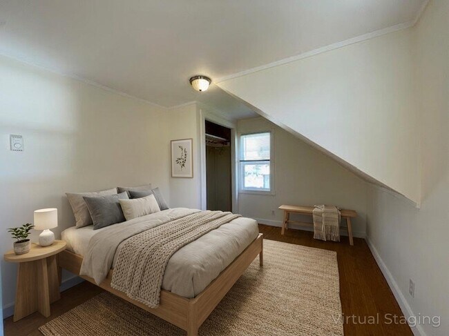 Building Photo - 203 16th St NE