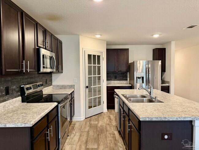 Building Photo - 6420 Churchill Cir
