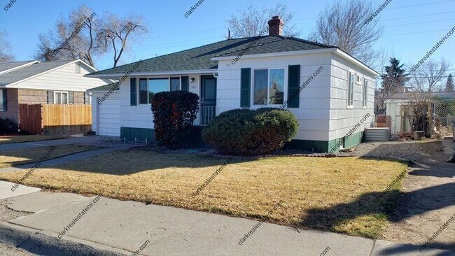 Building Photo - Old Southwest Reno home 3 Bed 2 Bath 1 car...