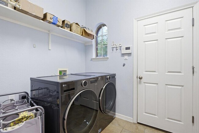 Building Photo - 3552 Alexandrite Way