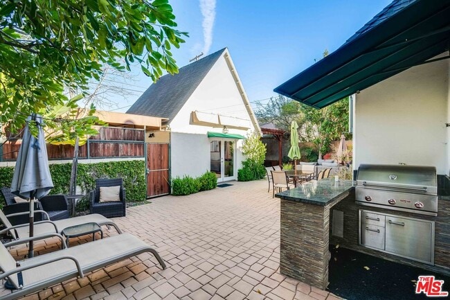 Building Photo - 200 S Wetherly Dr