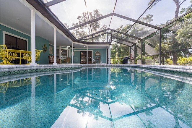 Building Photo - 5005 Canterbury Dr