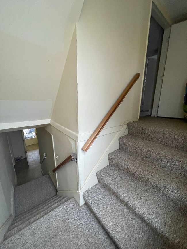 Building Photo - 1803 Hill St