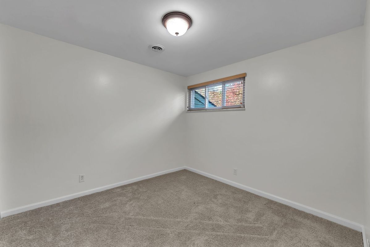 Building Photo - 32725 Barkley St