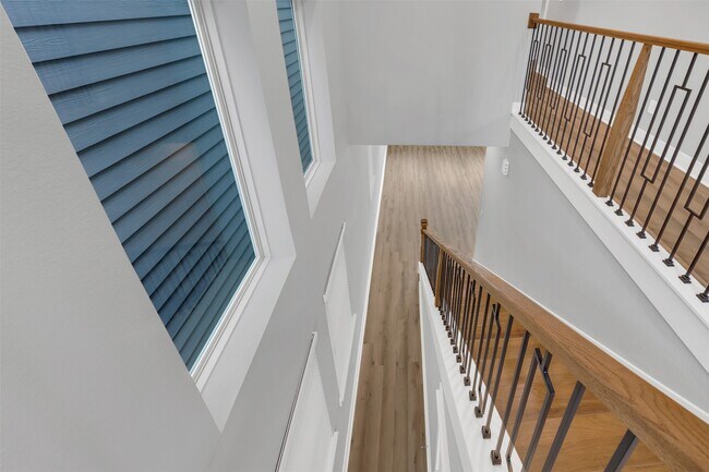 Building Photo - 10919 Brambling Wood Dr
