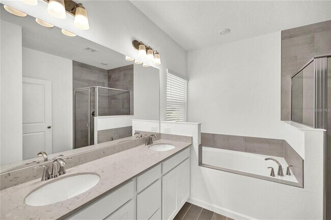 Building Photo - 4425 NW 14th Lp