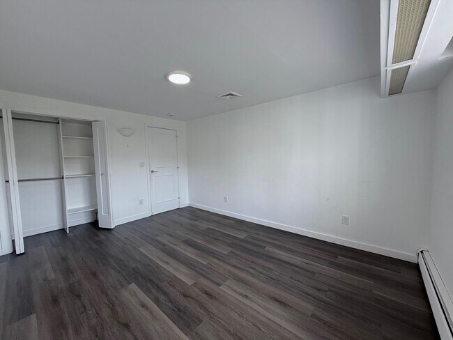 Building Photo - 17A Riverview Cir