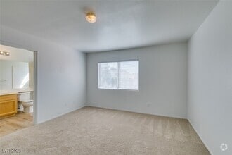 Building Photo - 1703 Silver Glen Ave