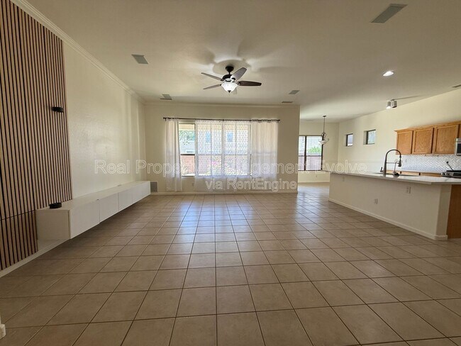 Building Photo - 281 W Flamingo Dr