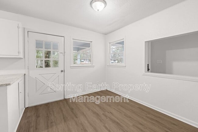 Building Photo - 221 Lawson Rd