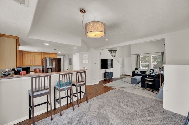 Building Photo - 11976 Draperville Ave