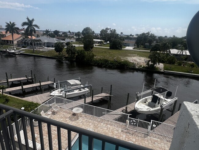 Building Photo - 1754 Cape Coral Pkwy E