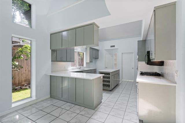 Building Photo - 8907 Club Creek Cir