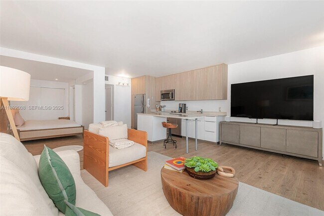 Building Photo - 2301 Collins Ave