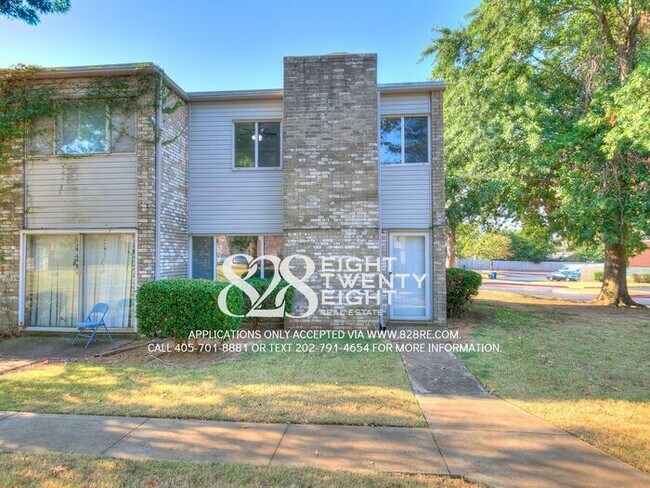 Building Photo - *AVAILABLE NOW!* Spacious 3 Bed/2.5 Bath Condo in East Norman!