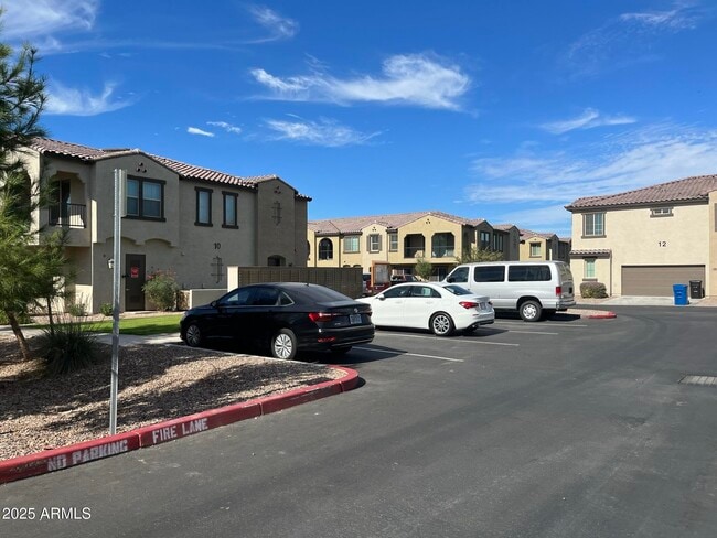 Building Photo - 155 N Lakeview Blvd