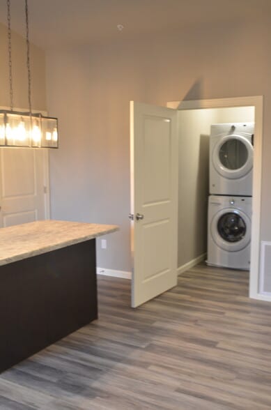 Building Photo - 301 Valley Rd