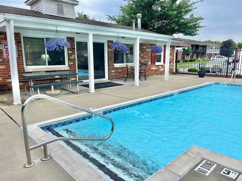 Primary Photo - Mayfair Apartment Homes