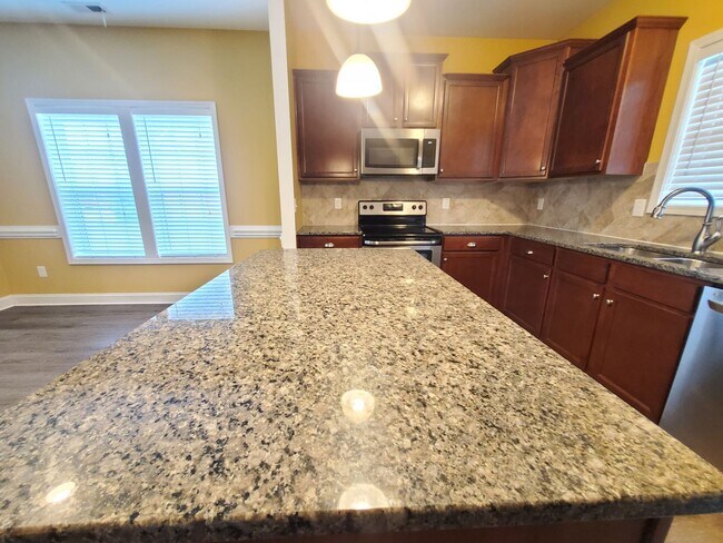 Building Photo - Gorgeous Home In Turnberry Subdivision