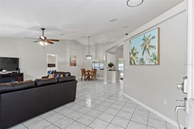 Building Photo - 61 Farmsworth Dr