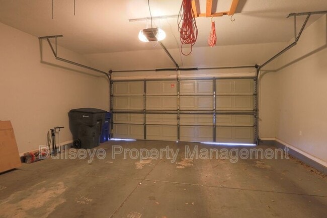 Building Photo - 4566 W Shannon St