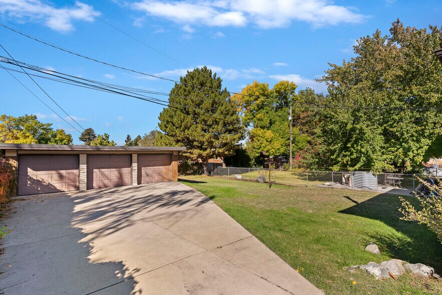 Building Photo - 3371 Quincy Ave