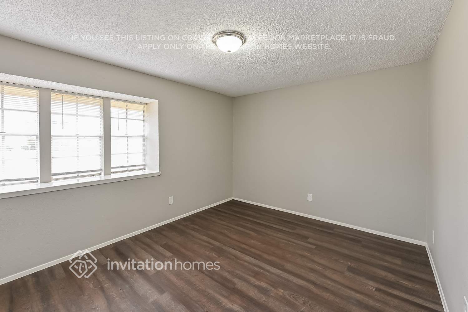 Building Photo - 8703 Saratoga Forest Dr