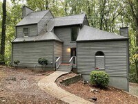 Building Photo - 1533 Hillhaven Dr