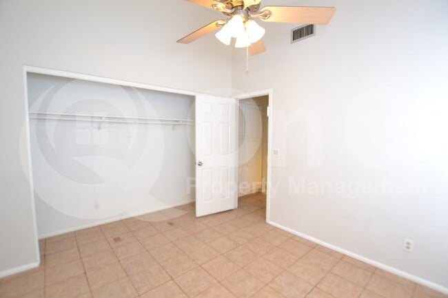 Building Photo - 2409 W Marlboro Dr