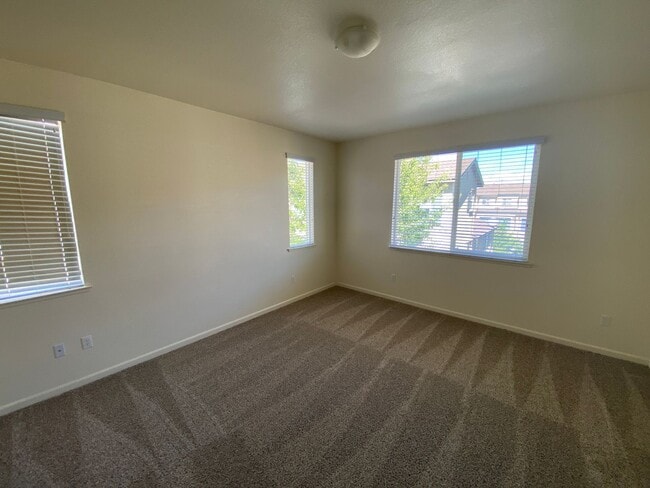 Building Photo - SE Reno - Damonte Ranch - 4 Beds 3 Baths