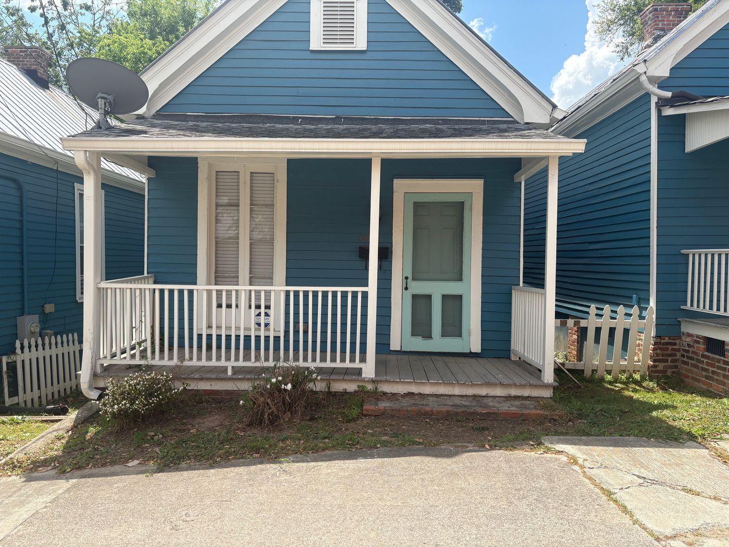 Building Photo - 888 Walnut St Ln