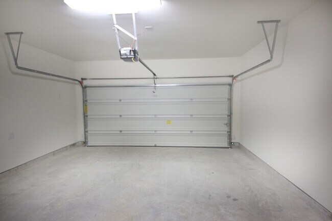 Building Photo - 9406 Castillo Ct