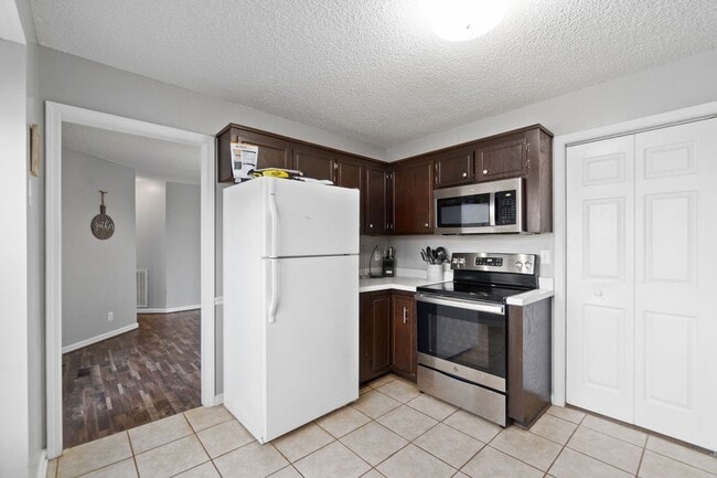 Building Photo - 417 McMurry Rd