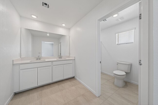 Building Photo - Brand New Townhome in Gated Community in North Las Vegas!