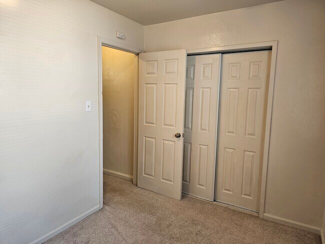 Building Photo - 3002 Woodrow St