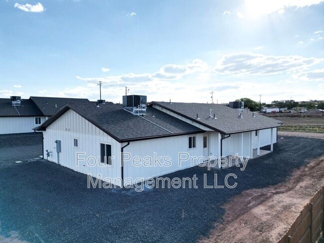 Building Photo - 1851 W 8th S St