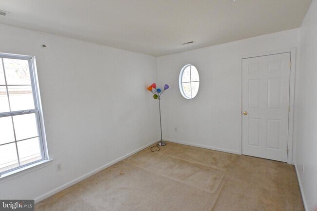 Building Photo - 101 Goldenrod Ln