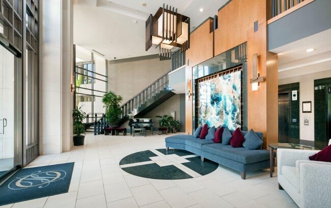 Building Photo - Bay View Condo at Park Place in Downtown San Diego