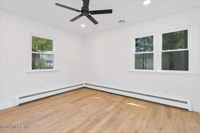 Building Photo - 501 Azalea Dr